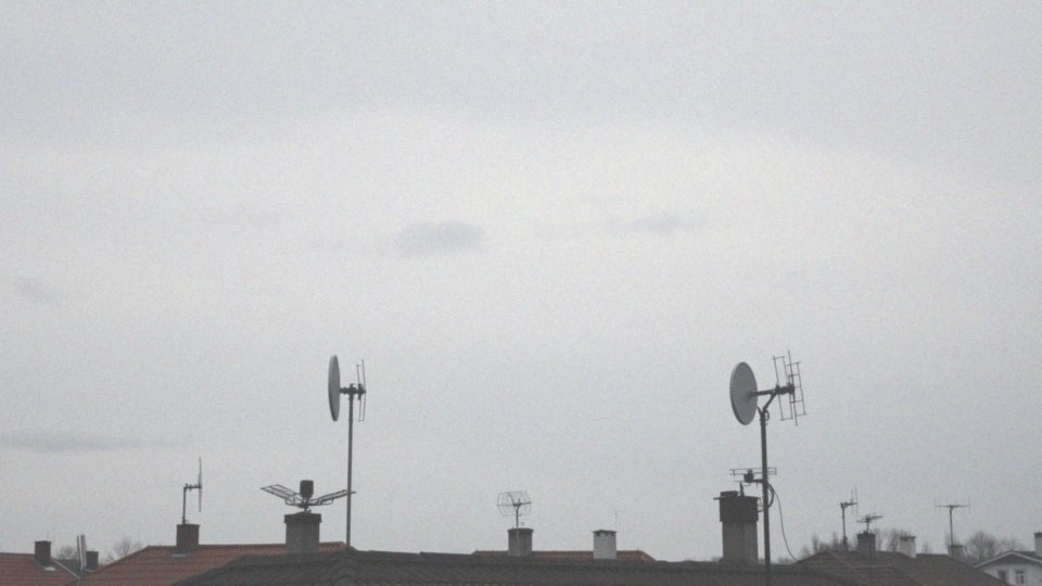 Jakie są główne przyczyny braku sygnału na telewizorze?